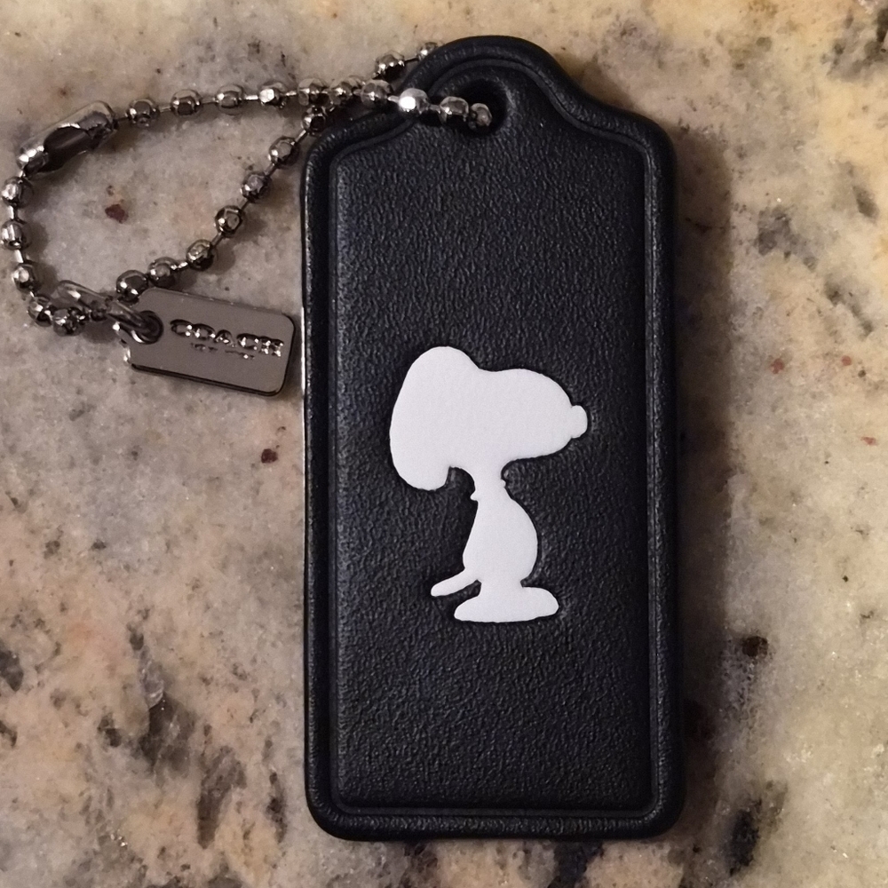 Coach X Peanuts Leather Snoopy Hangtag ©️2014 w/ Collectible Coach Snoopy Box